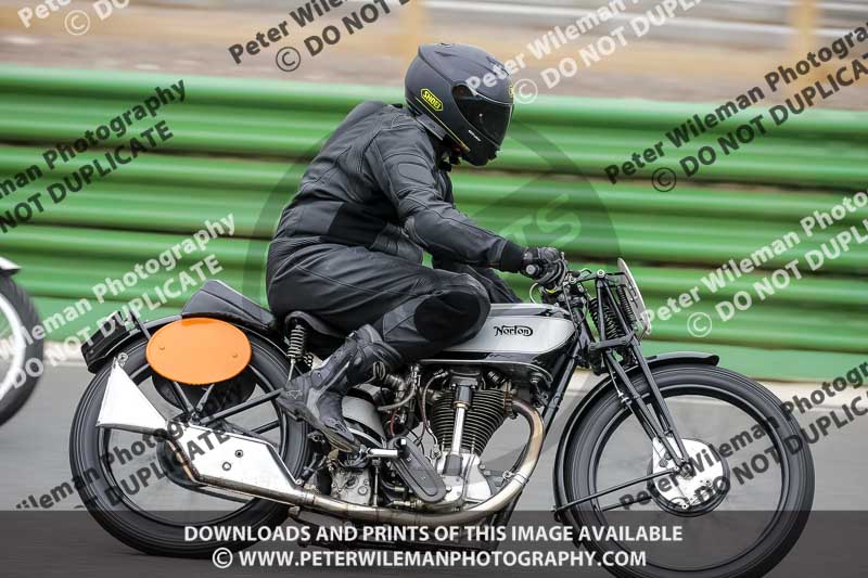 Vintage motorcycle club;eventdigitalimages;mallory park;mallory park trackday photographs;no limits trackdays;peter wileman photography;trackday digital images;trackday photos;vmcc festival 1000 bikes photographs